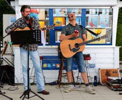 Musik am Kunst-Kiosk Heikendorf